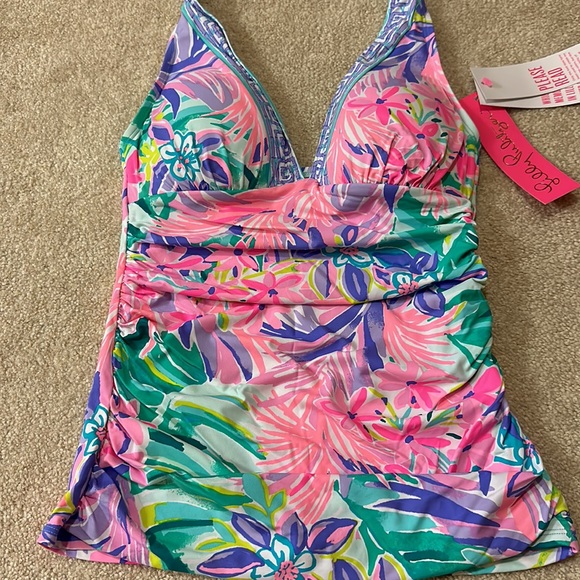 Lilly Pulitzer size 2 women’s “It was all a dream” tankini swimsuit top, NWT!!! - Picture 3 of 5